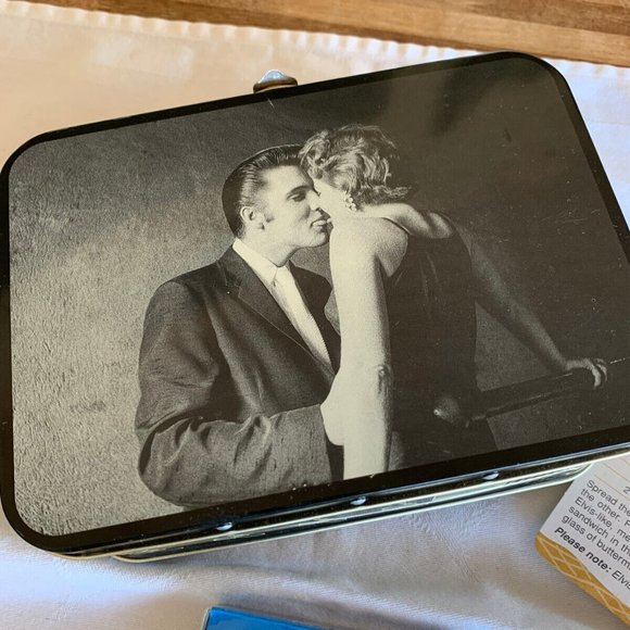 Elvis Presley Gift Set: coasters, lunch box, deck of cards - Picture 3 of 9